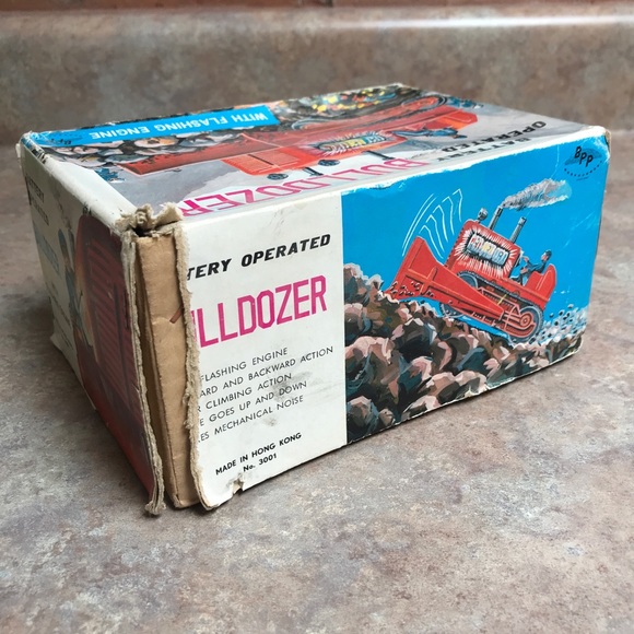 Vintage Battery Operated Bulldozer - Picture 7 of 10
